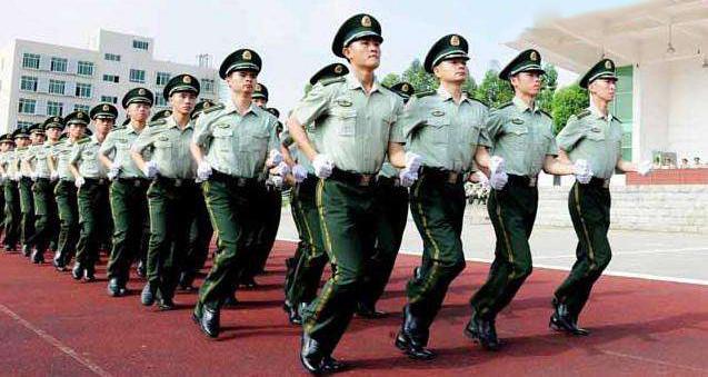 阅兵正步最好看的国家，阅兵仪仗的典范与典范背后的精神风貌，阅兵正步典范，国家风貌与精神的展现