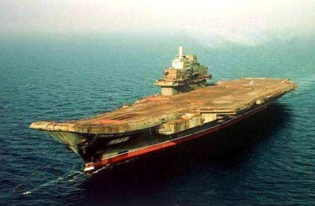 瓦良格号底部的秘密与传奇,瓦良格号底部之谜,揭秘传奇秘密