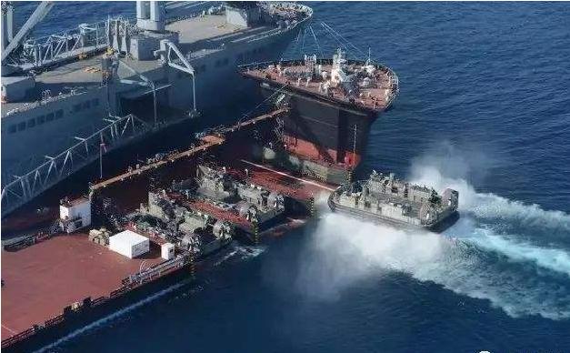 半潜船军用直升机,军事运输的新时代利器,半潜船军用直升机,军事运输新时代的先锋利器