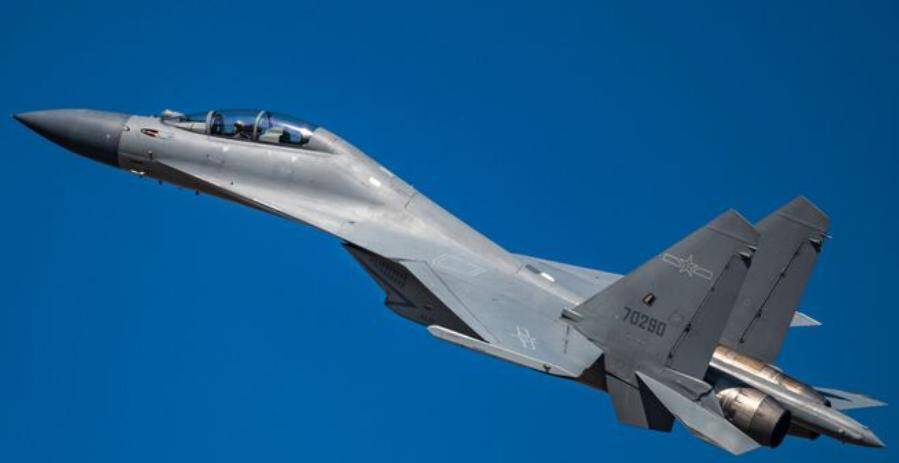 J16是否是重型战斗机?探究其性能与定位,J16,重型战斗机的性能与定位探究