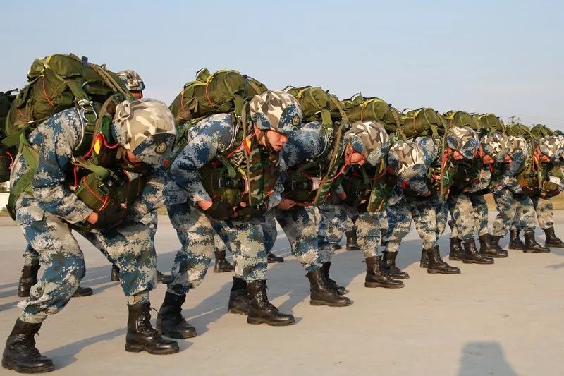 空降兵是最厉害的吗？探讨特种部队的多面性，特种部队的多面性，空降兵并非独领风骚？
