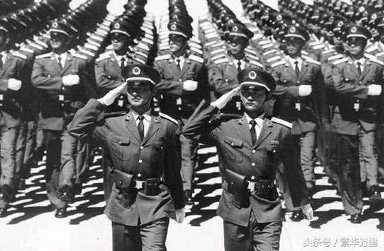 一个兵团究竟有多少兵力?探究现代军事组织的规模与结构,揭秘现代军事组织规模与结构,一个兵团究竟有多少兵力?