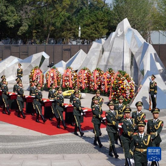 中国人民志愿军的牺牲,英勇无畏,永垂不朽,中国人民志愿军英勇牺牲,无畏精神永垂不朽