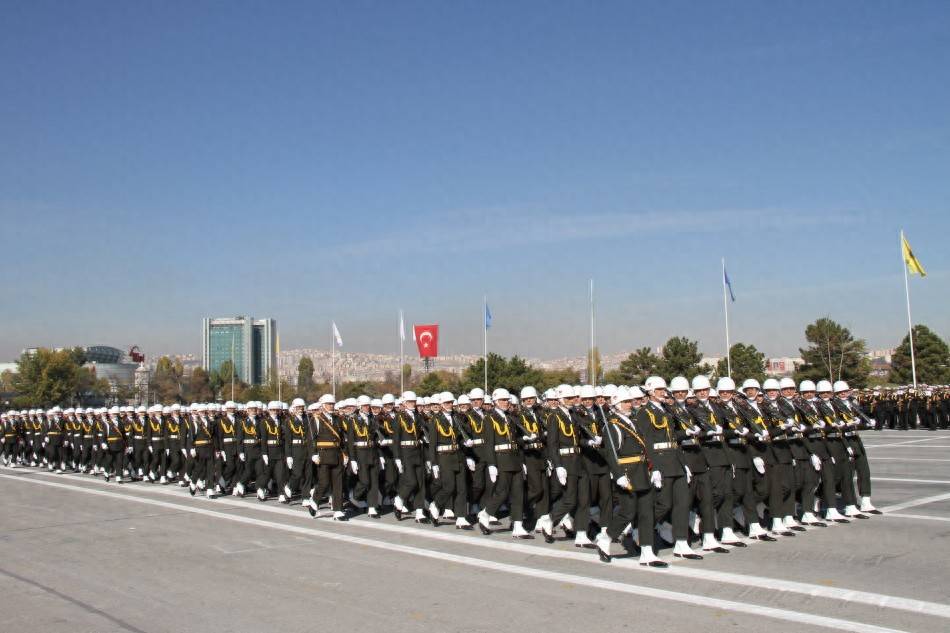 世界最好的阅兵国家,多元传统与现代军威的交融,多元传统与现代军威的交融,全球阅兵典范国家展示