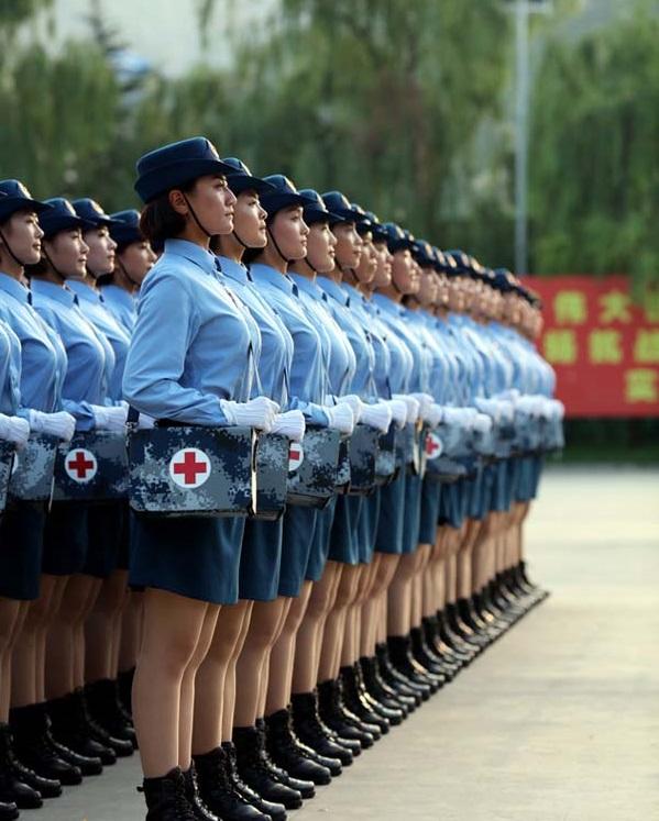 中国女兵,图片中的坚韧与力量——百度图片探索之旅,中国女兵的坚韧与力量,百度图片探索之旅的震撼瞬间