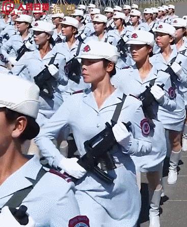 中国女兵,图片中的坚韧与力量——百度图片探索之旅,中国女兵的坚韧与力量,百度图片探索之旅的震撼瞬间