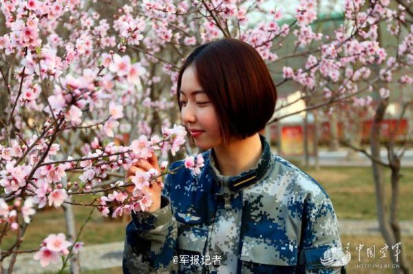 中国女兵颜值爆表,美丽与力量并存,中国女兵,颜值与力量并存的风采