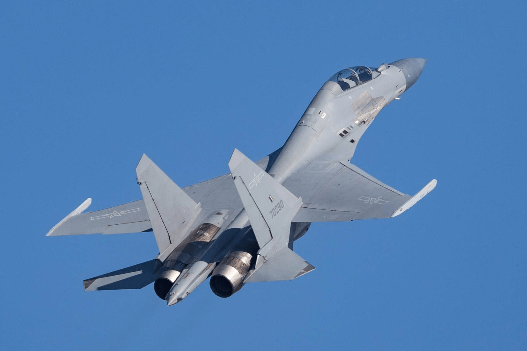 歼16战斗机高清,空中巨鹰的震撼之美,歼16战斗机高清,空中巨鹰的震撼之美展示