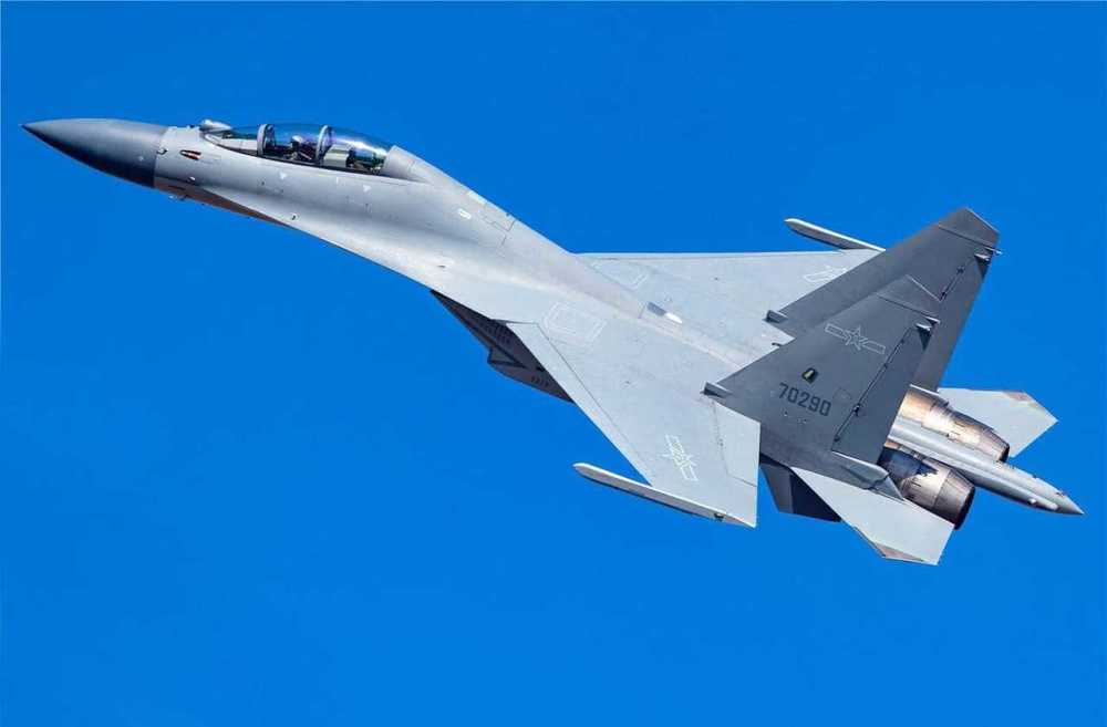 歼16战斗机高清,空中巨鹰的震撼之美,歼16战斗机高清,空中巨鹰的震撼之美展示