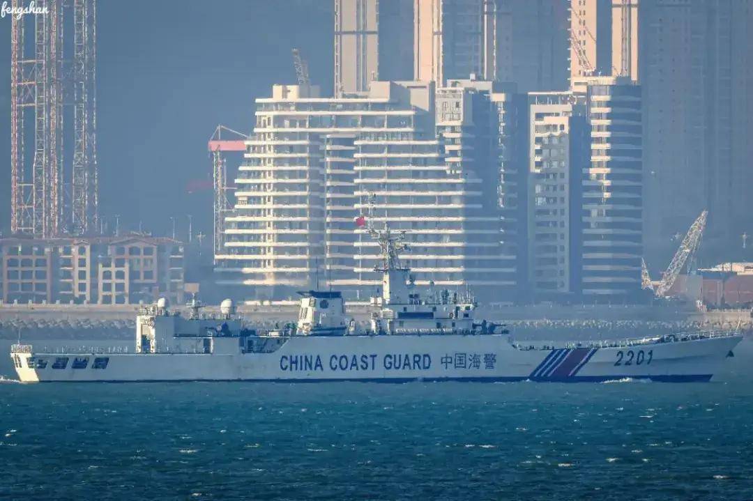 从战舰到海警,052型驱逐舰的华丽转身,052型驱逐舰,从战舰到海警的华丽转型