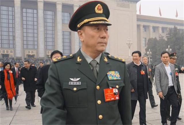 国防部长与军区司令的区别,职责、职能与权力差异探讨,国防部长与军区司令的职责、职能与权力差异深度解析,区别探讨