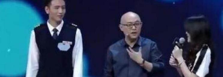 三军仪仗队上非诚勿扰，荣耀与误解的交织，三军仪仗队上非诚勿扰，荣耀与误解的碰撞