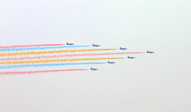 庆祝中国70周年大阅兵简笔画,回顾与致敬,庆祝中国70周年大阅兵简笔画,回顾辉煌瞬间,致敬壮丽征程