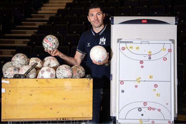 白小姐六肖王中王一,神秘传奇与智慧象征,白小姐六肖王中王,神秘传奇与智慧的象征