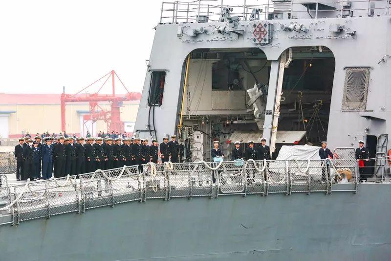 海军成立70周年海上阅兵为什么在青岛——一座海洋城市的荣耀与担当,青岛荣耀时刻,海军70周年海上阅兵展现海洋城市的担当与力量