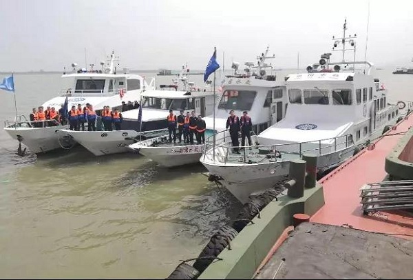 利辛县渔政执法船载多名女性游玩事件始末,利辛县渔政执法船载多名女性游玩事件揭秘