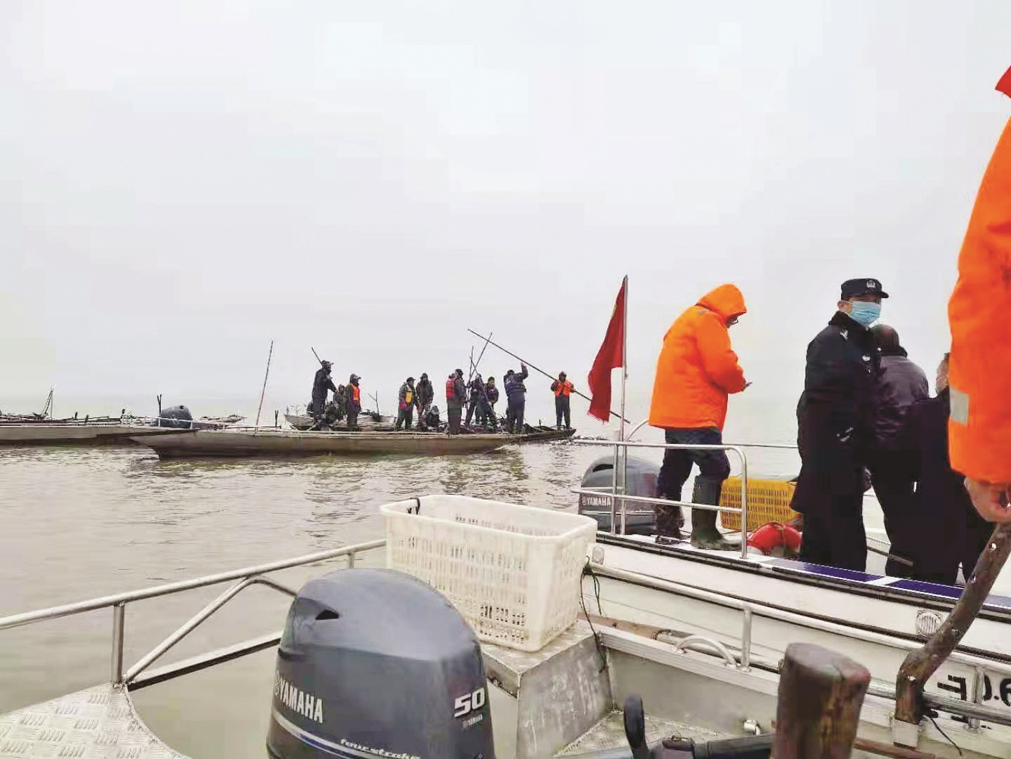 利辛县渔政执法船载多名女性游玩事件始末,利辛县渔政执法船载多名女性游玩事件揭秘