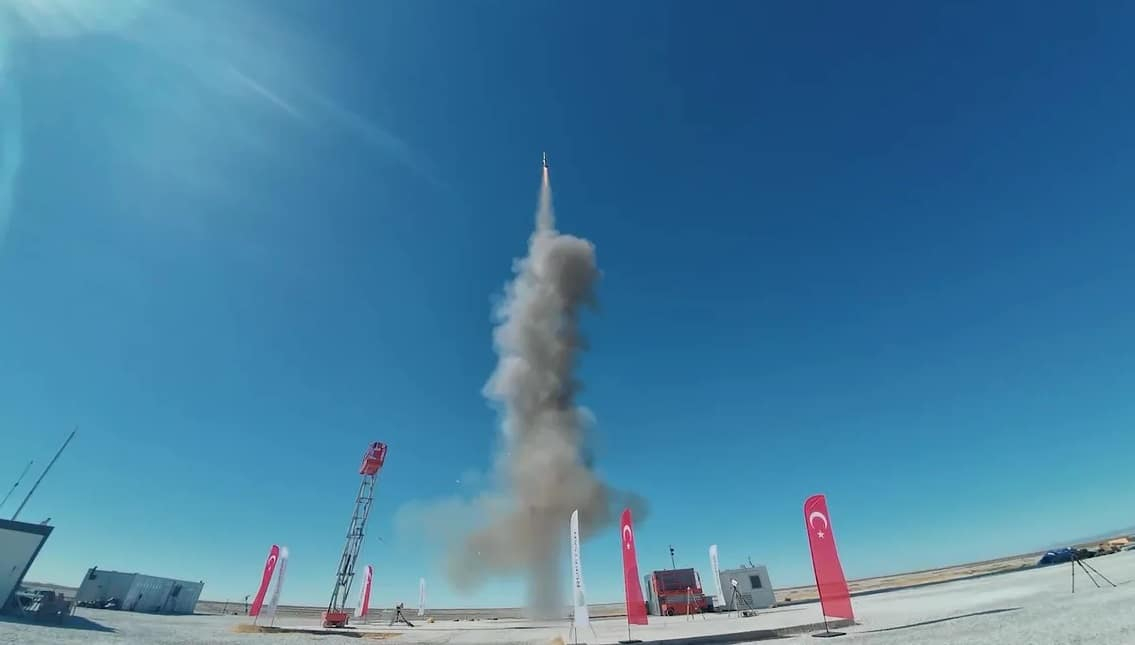 中国导弹垂直发射技术,引领军事变革的新篇章,中国导弹垂直发射技术引领军事变革新时代