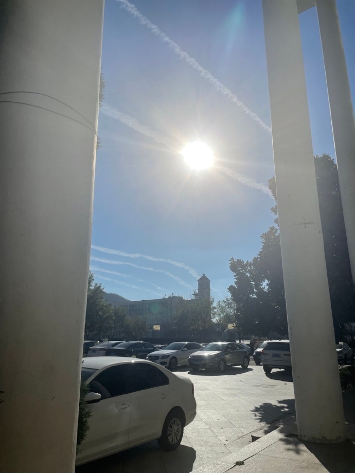 今天太阳很大,一种力量的启示,炽热日光下的启示之力