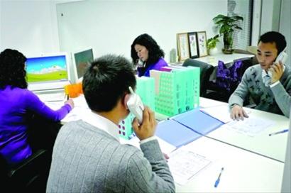 记者求助热线,连接民众与真相的桥梁,记者求助热线,民众与真相的桥梁连接处