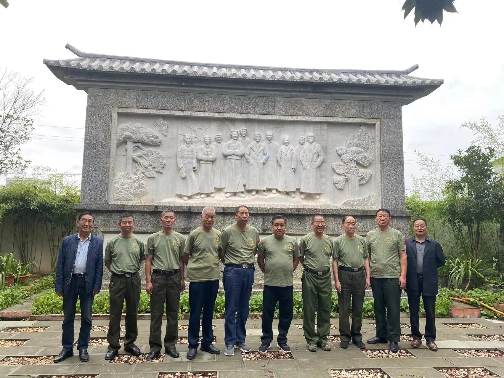 航天母舰与航空母舰,两大巨舰的对比解析,航天母舰与航空母舰,两大巨舰对比解析