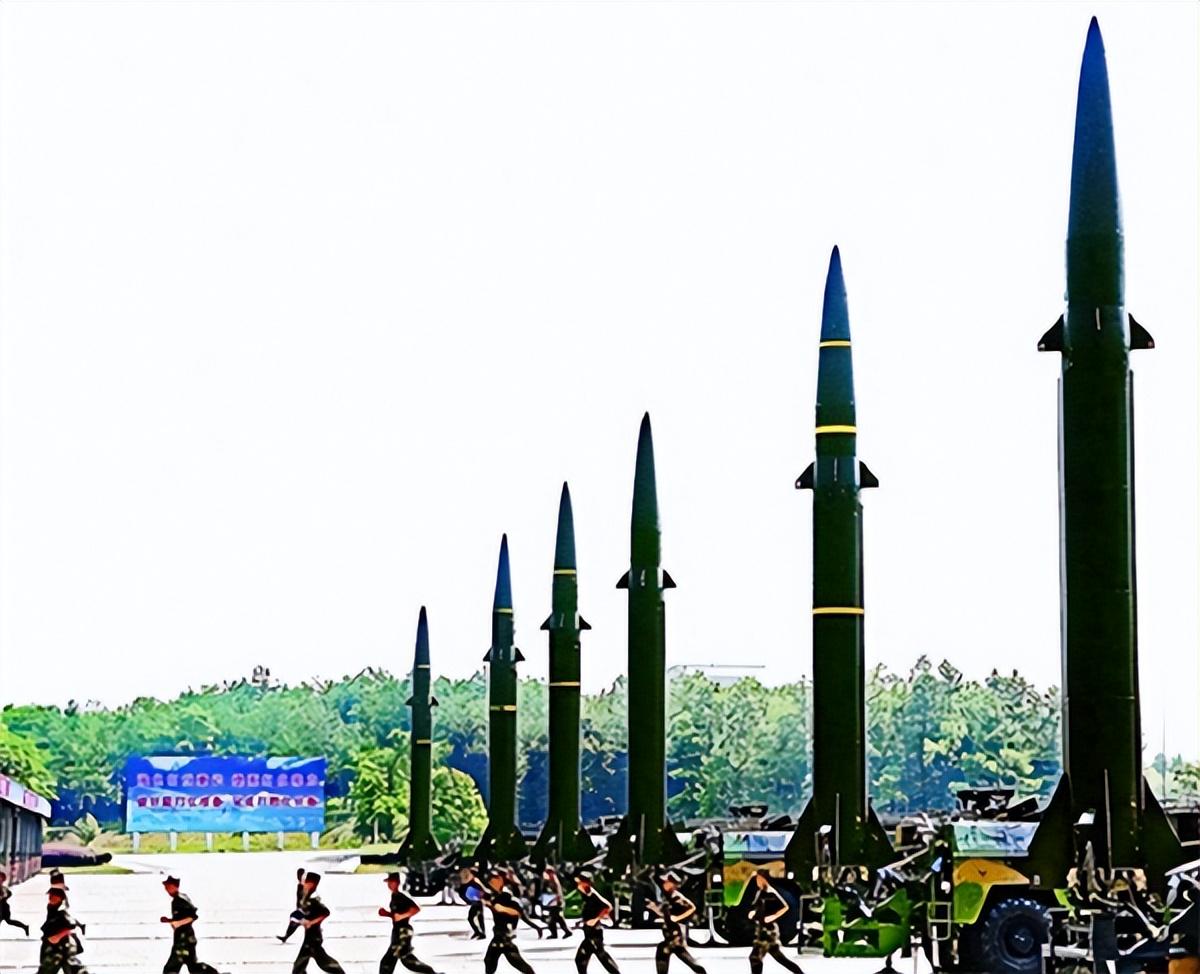 火箭军与二炮的区别,战略力量的转型与升级,火箭军与二炮差异揭秘,战略力量转型与升级之路