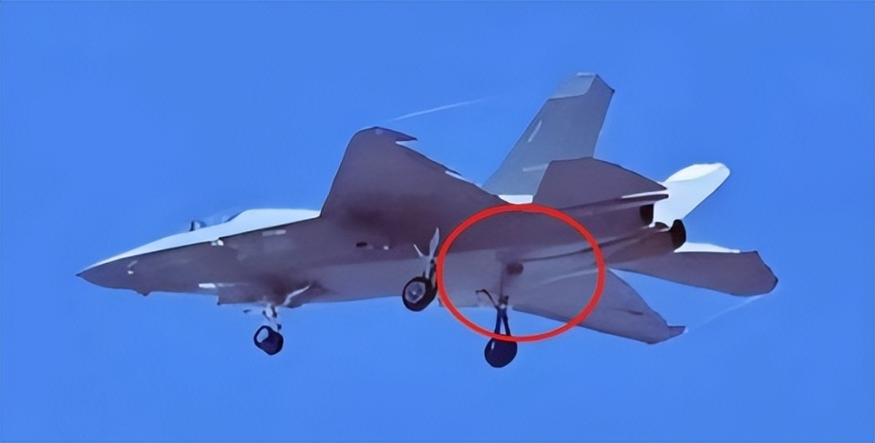 歼35战斗机与侧弹仓的变迁,一种技术路径的重新考量,歼35战斗机侧弹仓变迁,技术路径的重新考量