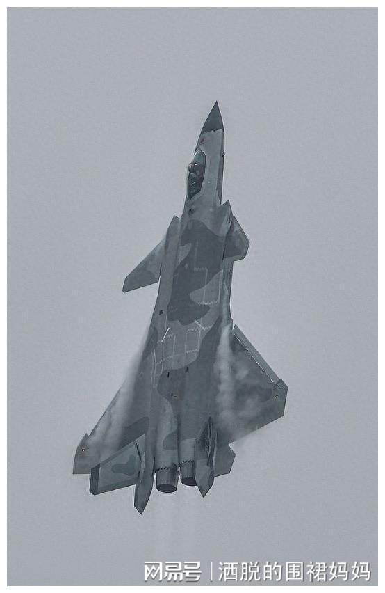 中国空军装备第四代隐身战斗机，新时代的空中力量，中国空军装备第四代隐身战斗机，新时代的空中霸主力量