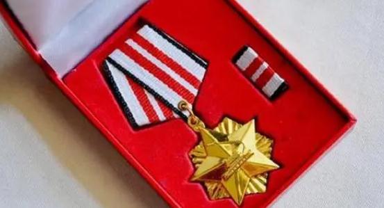 一等功奖励金额揭秘,荣誉背后的价值衡量,一等功奖励金额揭秘,荣誉背后的价值衡量与奖励金额全解析