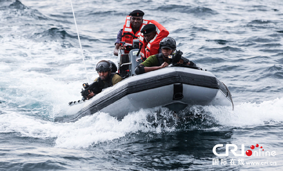 中国海军解救海盗,彰显大国担当与海军力量,中国海军解救海盗行动,展现大国担当与海军力量的辉煌瞬间
