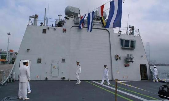 探究052D型驱逐舰不改变双机库的原因,揭秘,为何052D型驱逐舰坚持不改变双机库设计?