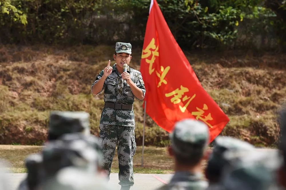 军旅生涯,自我经历的介绍,军旅生涯中的自我成长之路