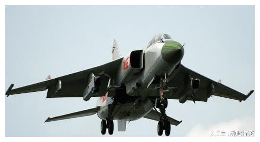 中国歼轰7战机问世三十余载,历程回顾与未来展望,中国歼轰7战机三十载历程回顾与未来展望