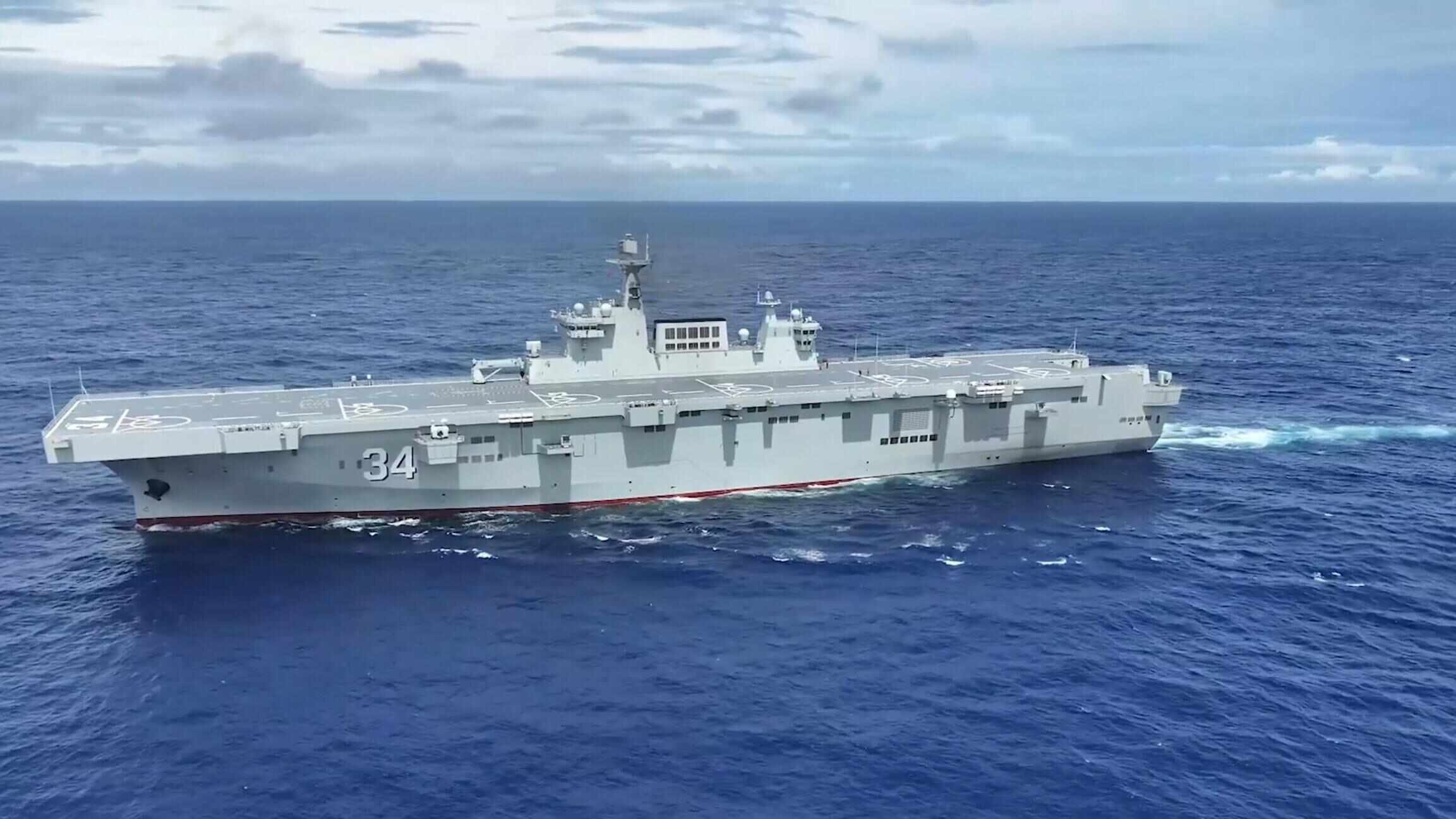 中国6万吨两栖攻击舰,迈向蓝水海军的重要里程碑,中国蓝水海军建设里程碑,6万吨两栖攻击舰的崛起