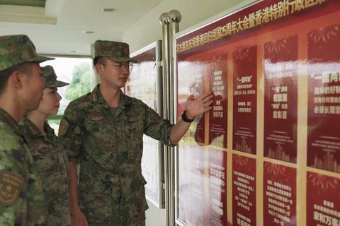 解放军入驻香港感人视频，见证历史，展现时代精神，解放军入驻香港感人瞬间，时代精神的见证历史视频