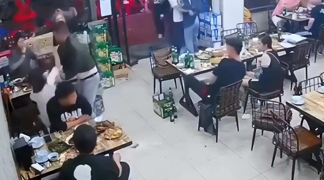 最新消息,唐山被打女孩现状更新,唐山被打女孩最新状况更新