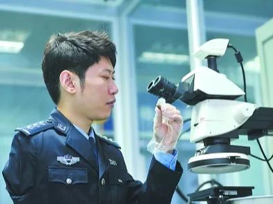 当代保尔丁晓兵，不屈的精神力量与时代的楷模，当代保尔丁晓兵，时代楷模与不屈的精神力量