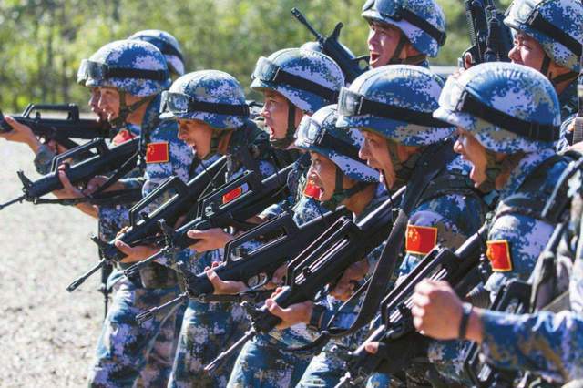 探索07迷彩服背后的军种风采,揭秘07迷彩服背后的军种魅力与风采