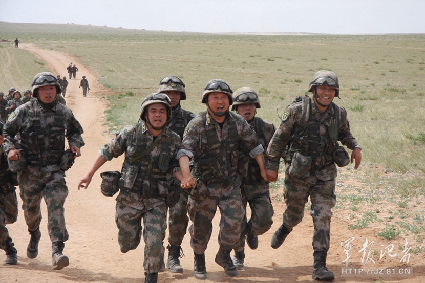 集团军带基地穿越,探索未来战争新模式,集团军穿越时代,探索未来战争新模式与基地战略