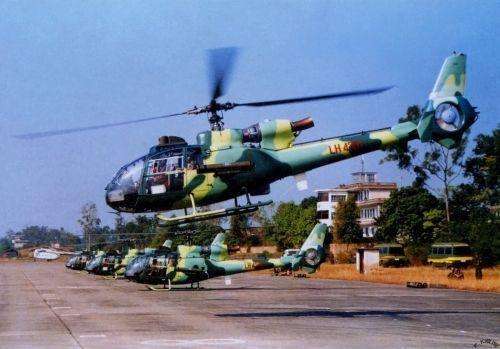 第一种真正的武装直升机,探索空中力量的革新里程碑,空中力量革新里程碑,第一代真正武装直升机的探索