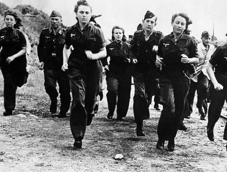 战争中的女性们,勇气、牺牲与坚韧的象征,战争中的女性,勇气、牺牲与坚韧的象征之路