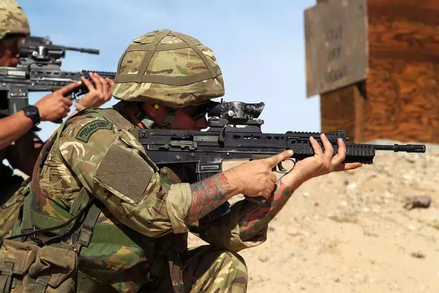 L85A2突击步枪,现代战场上的利刃,L85A2突击步枪,现代战场的利刃之选