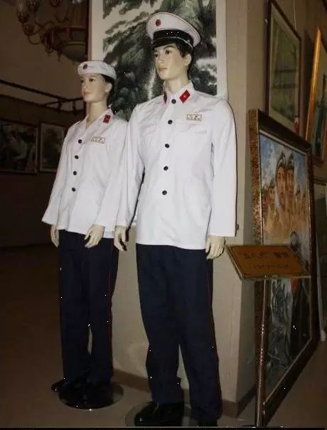 试点新式警服,重塑形象与功能性的双重考量,试点新式警服,重塑形象与功能性的双重考量之路