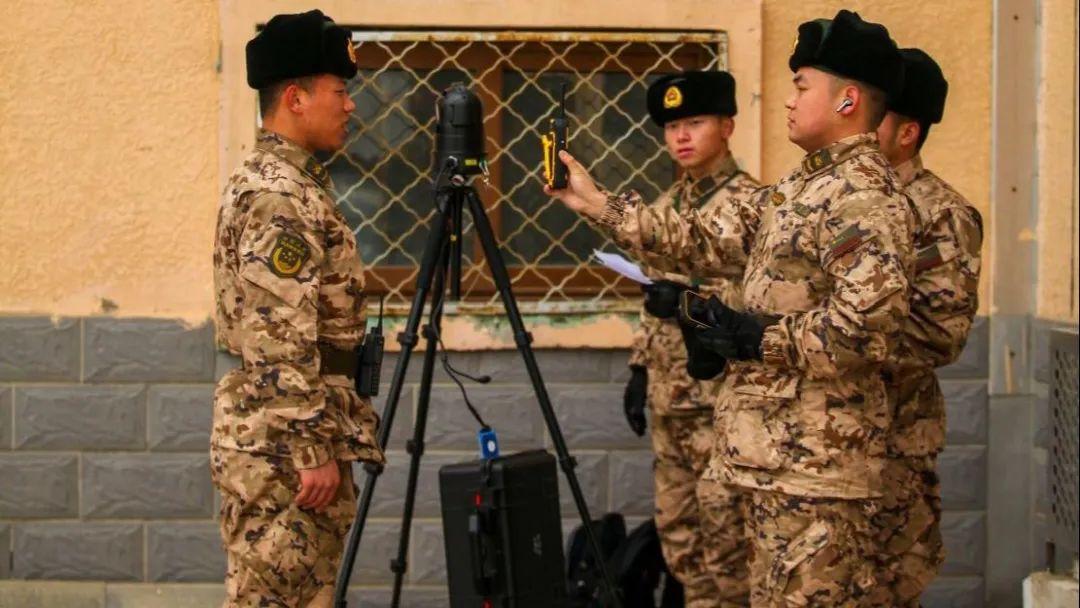 探究21式女兵作训服与男兵的区别,探究女兵与男兵作训服的区别,聚焦21式女兵作训服特色