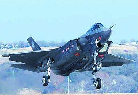 美国F-25战斗机,空中巨无霸的卓越性能与传奇故事,美国F-25战斗机的卓越性能与传奇故事,空中巨无霸的全方位解析