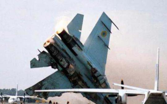 空军一个师多少架飞机,揭秘现代空军力量的编制与规模,揭秘现代空军师级编制,一个师拥有多少架飞机?