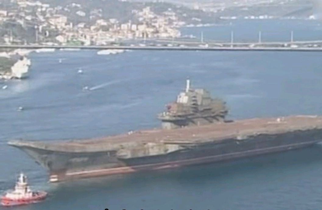 瓦良格号归国途中,历史与时代的交汇点,瓦良格号归国之旅,历史与时代的交汇点