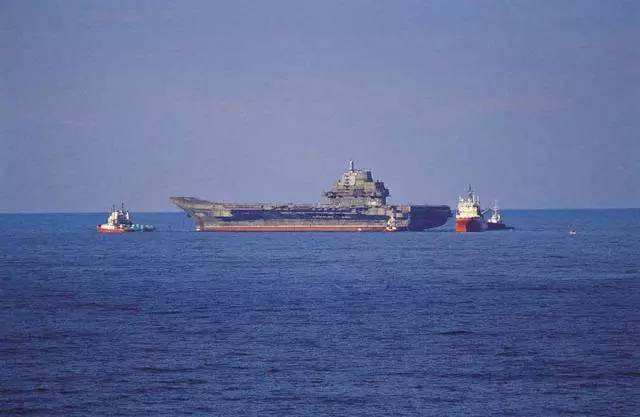 瓦良格号归国途中,历史与时代的交汇点,瓦良格号归国之旅,历史与时代的交汇点