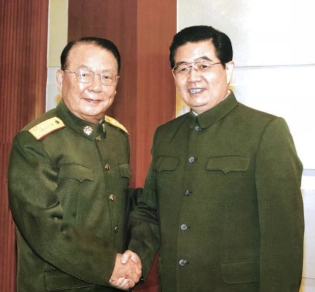 上将与省委书记,领导力与治理艺术的交融,上将与省委书记,领导力与治理艺术的融合之道