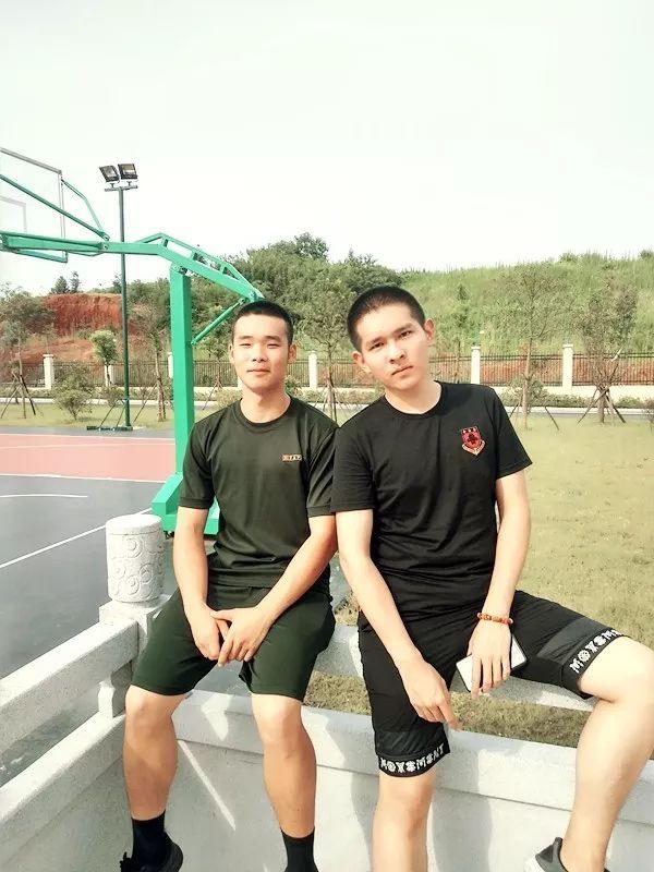 中国各个兵种的服装图片及其特点,中国各兵种服装图片与特点概述